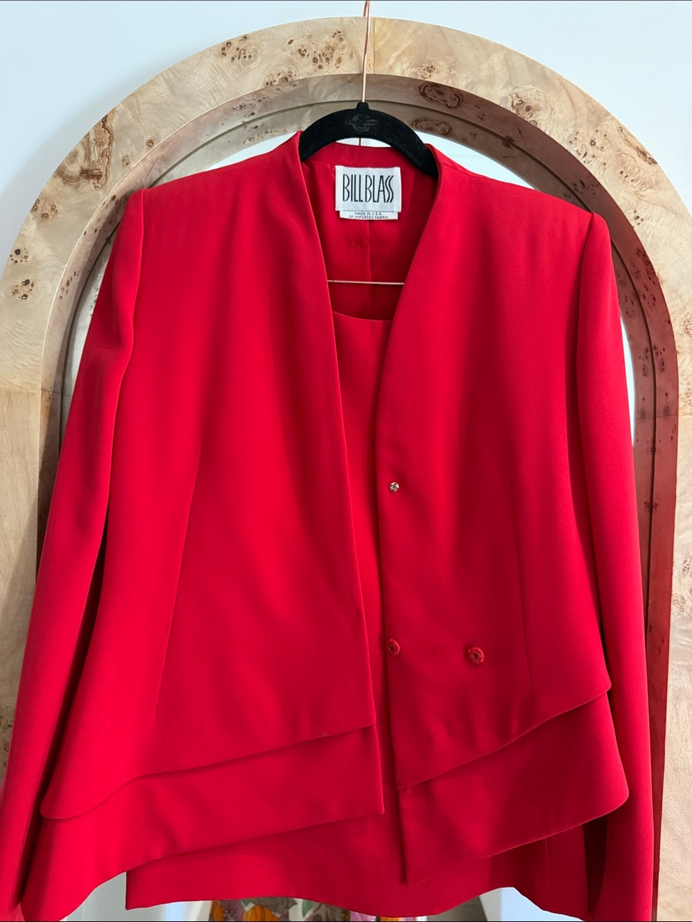 bill blass Bright Red skirt blazer suit size 6/8 small